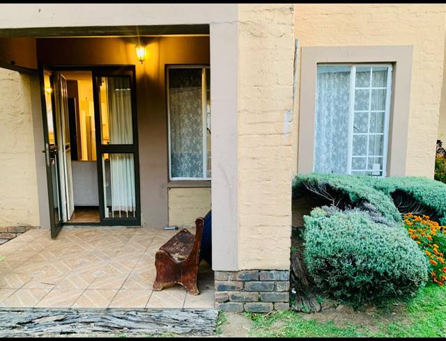 2 BEDROOM FLAT FOR SALE IN JORDAAN PARK